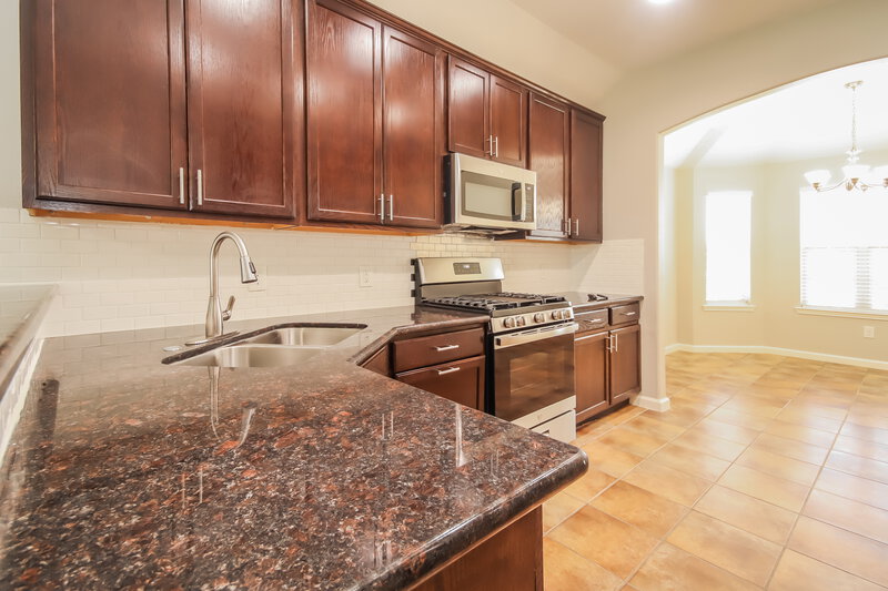 2,050/Mo, 9010 Saint Laurent Ln Houston, TX 77044 Kitchen View 3