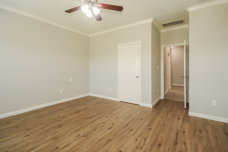 2,050/Mo, 9010 Saint Laurent Ln Houston, TX 77044 Main Bedroom View