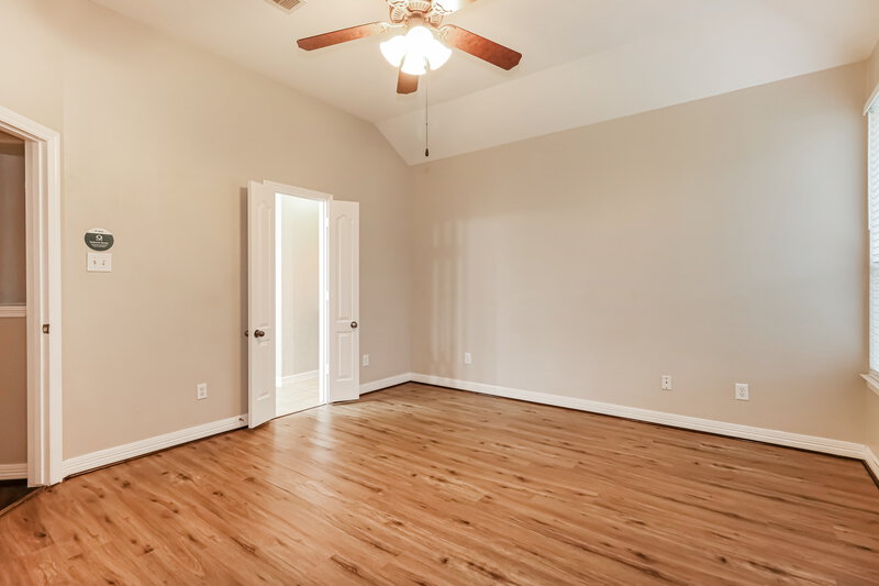 2,005/Mo, 1737 Park Oak Dr Conroe, TX 77304 Main Bedroom View