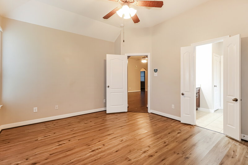 2,005/Mo, 1737 Park Oak Dr Conroe, TX 77304 Main Bedroom View 2