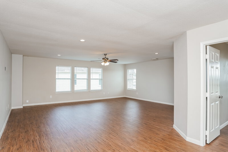 2,000/Mo, 18114 Shady Cypress Ln Cypress, TX 77429 Family Room View