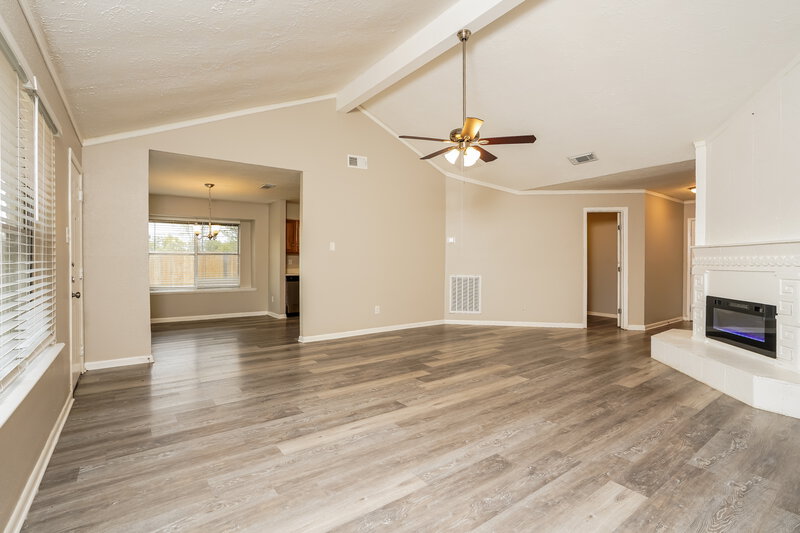 1,680/Mo, 302 Fair Oak Ct Stafford, TX 77477 Living Room View