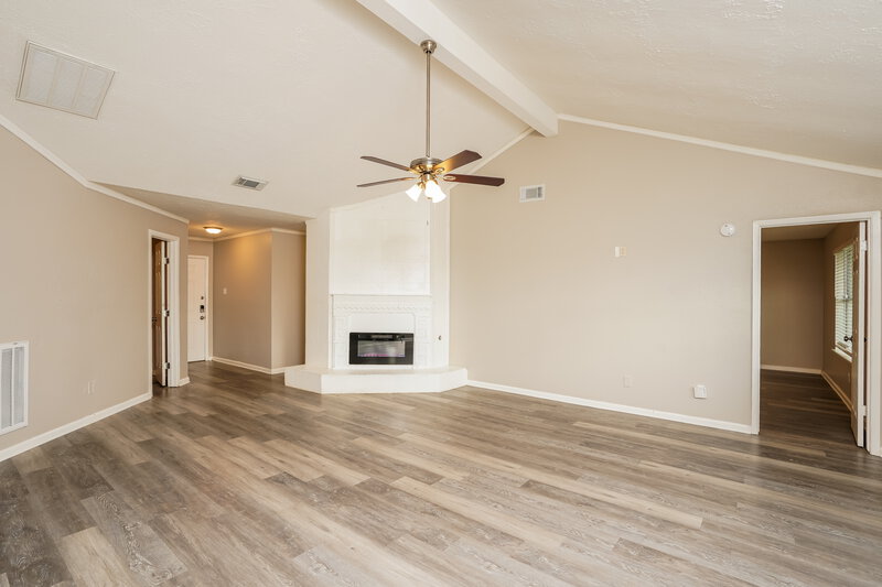 1,680/Mo, 302 Fair Oak Ct Stafford, TX 77477 Living Room View 3