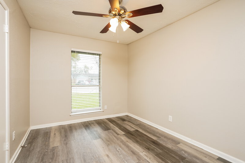1,680/Mo, 302 Fair Oak Ct Stafford, TX 77477 Bedroom View 2