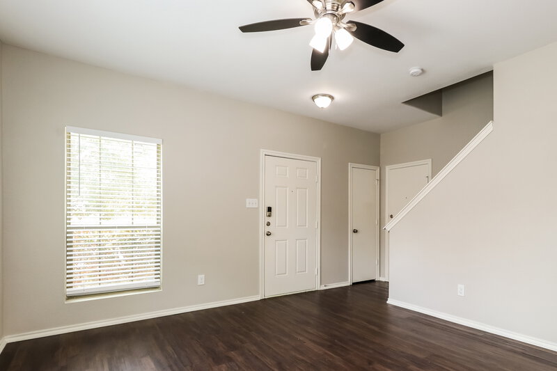 2,265/Mo, 823 Lovebug Ln Conroe, TX 77301 Living Room View 2