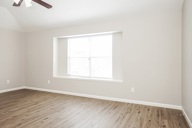 2,630/Mo, 32014 Ashton Ln Pinehurst, TX 77362 Main Bedroom View 2