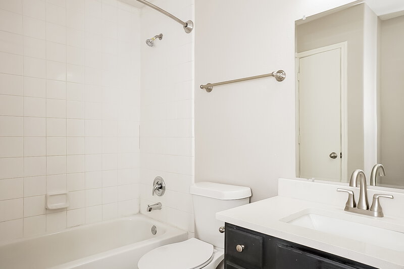 2,630/Mo, 32014 Ashton Ln Pinehurst, TX 77362 Bathroom View