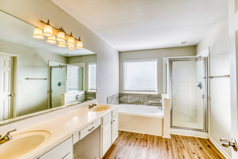2,065/Mo, 20327 Wild Berry Dr Katy, TX 77449 Main Bathroom View