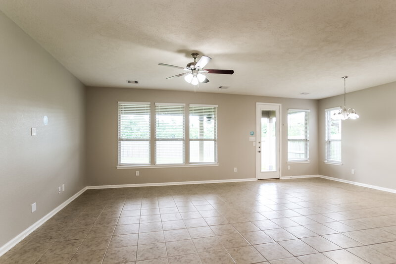 2,360/Mo, 12923 Pentland Downs St Houston, TX 77044 Living Room View