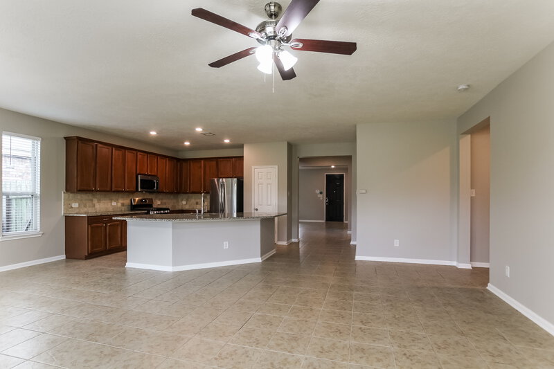 2,360/Mo, 12923 Pentland Downs St Houston, TX 77044 Living Room View 2