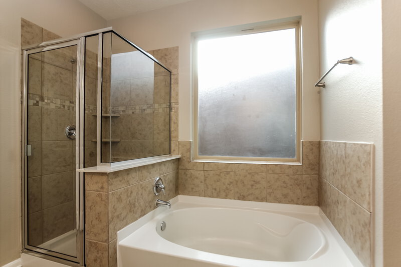 2,360/Mo, 12923 Pentland Downs St Houston, TX 77044 Main Bathroom View 2