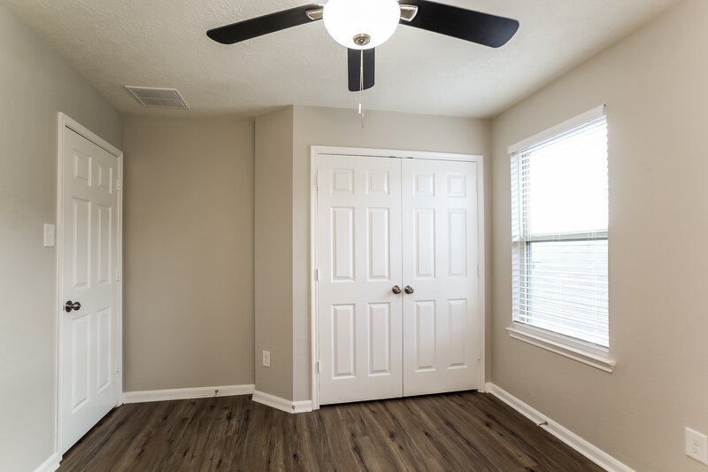 2,360/Mo, 12923 Pentland Downs St Houston, TX 77044 Bedroom View