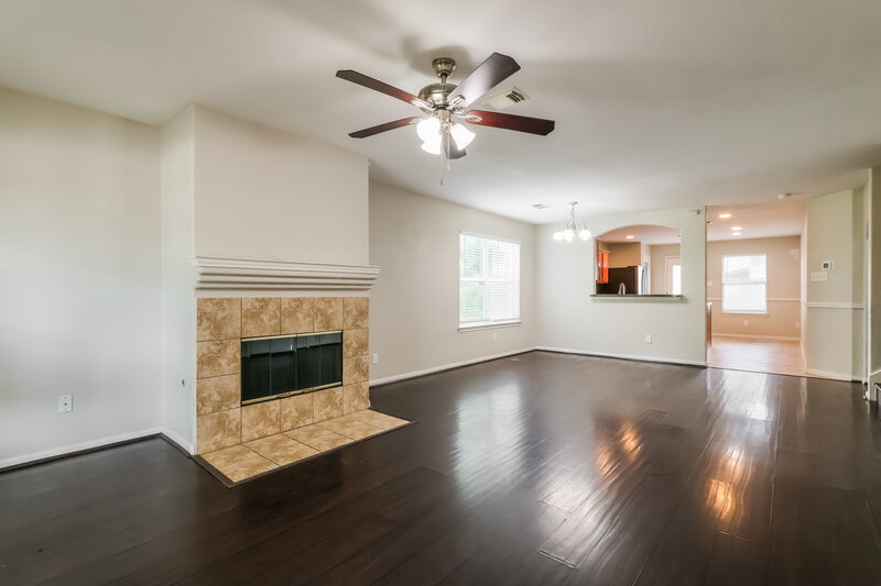 2,735/Mo, 23503 Maple View Dr Spring, TX 77373 Living Room View