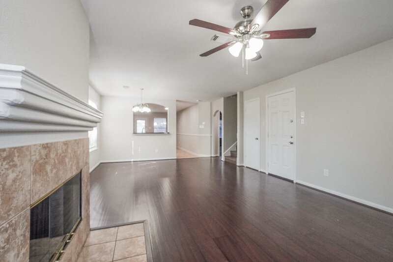 2,265/Mo, 23503 Maple View Dr Spring, TX 77373 Living Room View 2