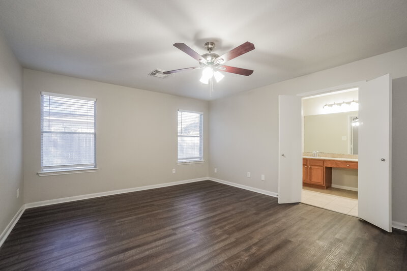 2,265/Mo, 23503 Maple View Dr Spring, TX 77373 Main Bedroom View