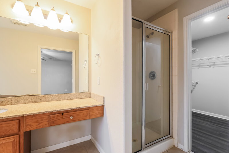 2,735/Mo, 23503 Maple View Dr Spring, TX 77373 Main Bathroom View 3