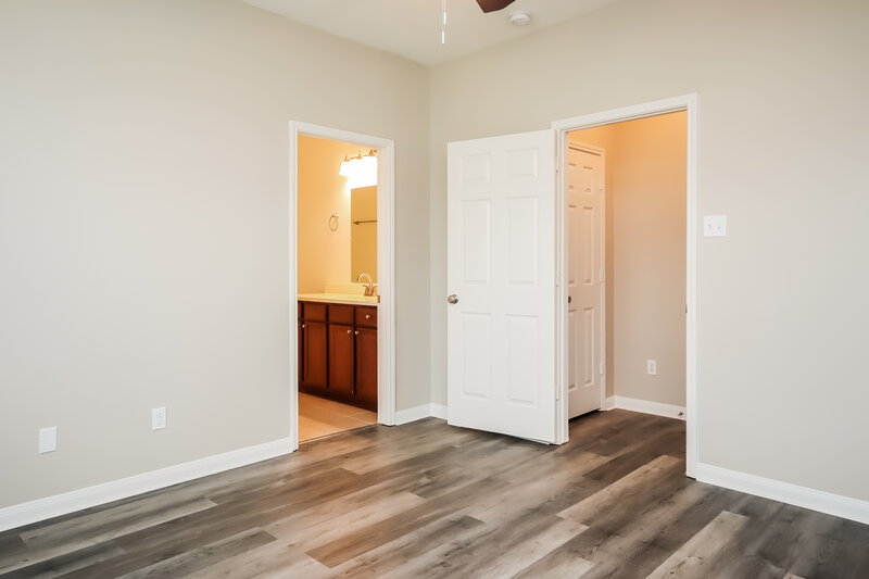 2,125/Mo, 1030 Arnica St Baytown, TX 77521 Main Bedroom View