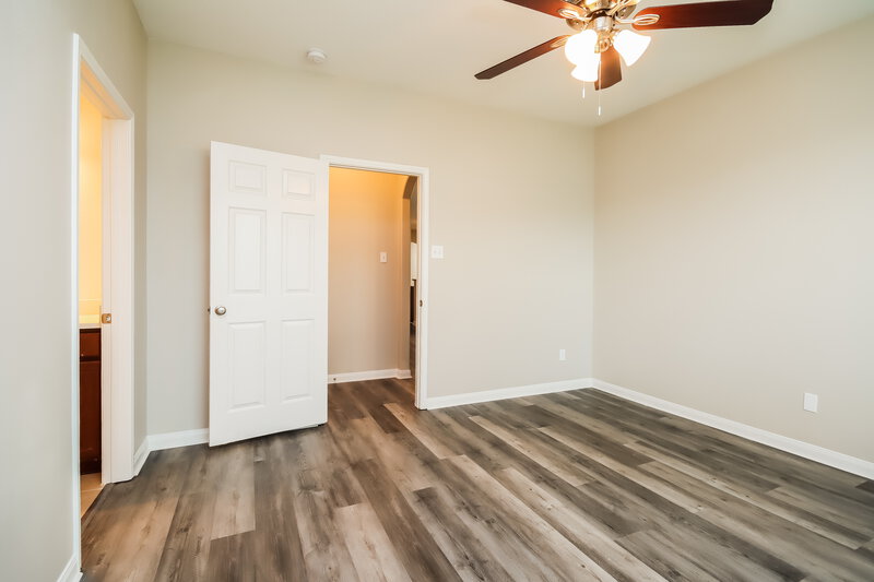 2,125/Mo, 1030 Arnica St Baytown, TX 77521 Main Bedroom View 2