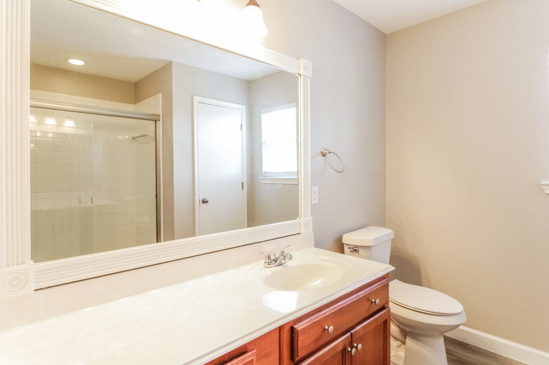 1,855/Mo, 7807 Pasture Spring Ln Cypress, TX 77433 Main Bathroom View 2