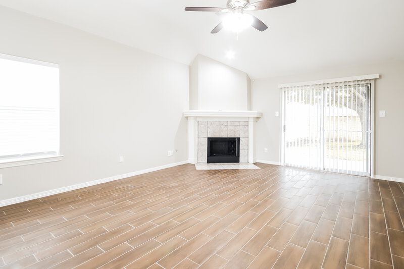 2,060/Mo, 6130 Springhaven Dr Humble, TX 77396 Living Room View