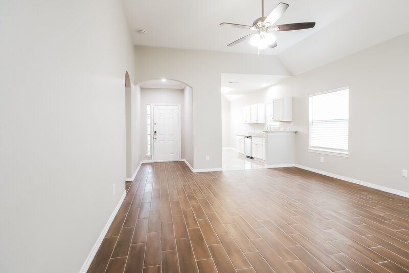 2,060/Mo, 6130 Springhaven Dr Humble, TX 77396 Living Room View 3