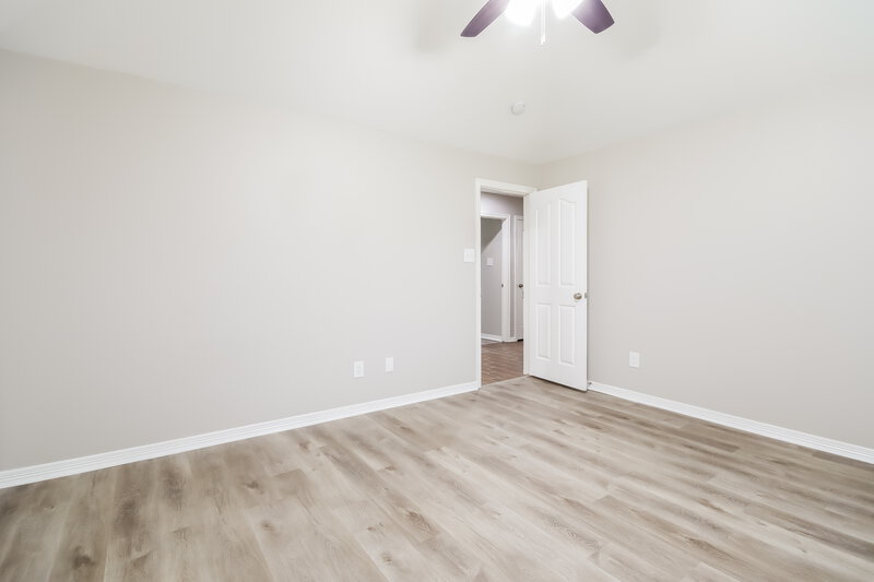 2,060/Mo, 6130 Springhaven Dr Humble, TX 77396 Main Bedroom View 2