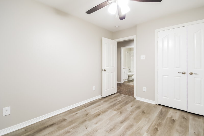 2,060/Mo, 6130 Springhaven Dr Humble, TX 77396 Bedroom View