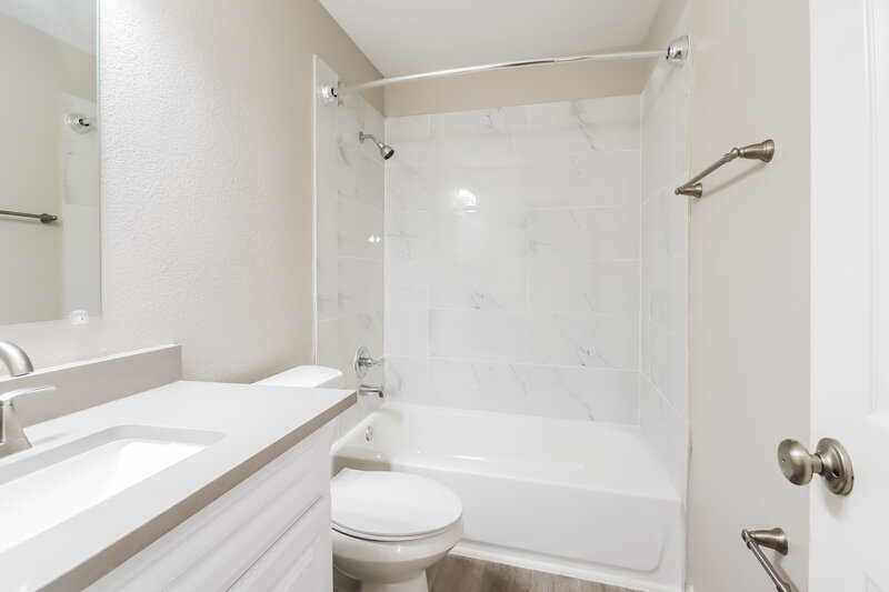 2,060/Mo, 6130 Springhaven Dr Humble, TX 77396 Bathroom View