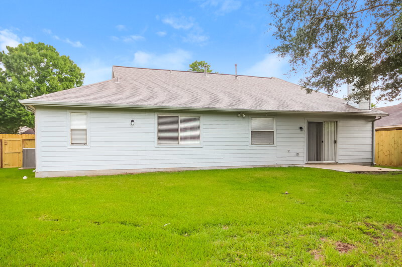 2,060/Mo, 6130 Springhaven Dr Humble, TX 77396 Rear View