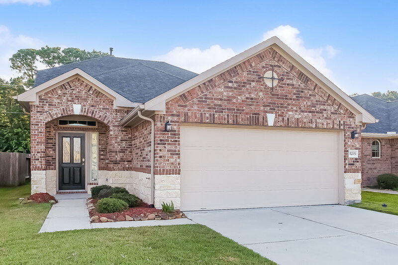 2,310/Mo, 5215 Gulf Stream Ln Bacliff, TX 77518 External View