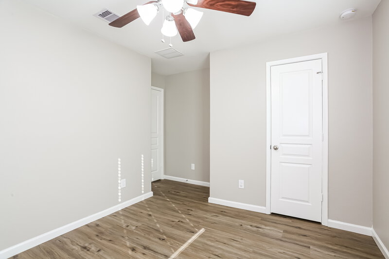 2,310/Mo, 5215 Gulf Stream Ln Bacliff, TX 77518 Main Bedroom View 3