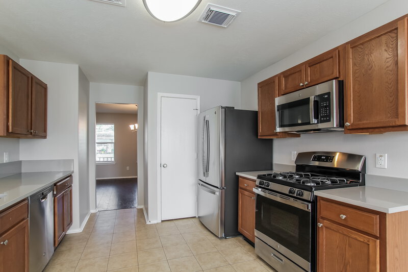 2,120/Mo, 17338 Wigeon Way Dr Humble, TX 77396 Kitchen View 2