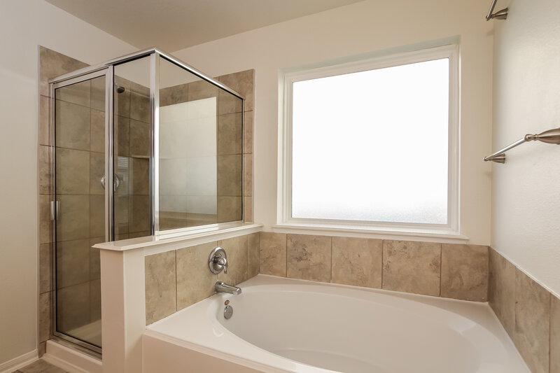 2,435/Mo, 4218 Leafy Bough Ct Humble, TX 77346 Main Bathroom View 2