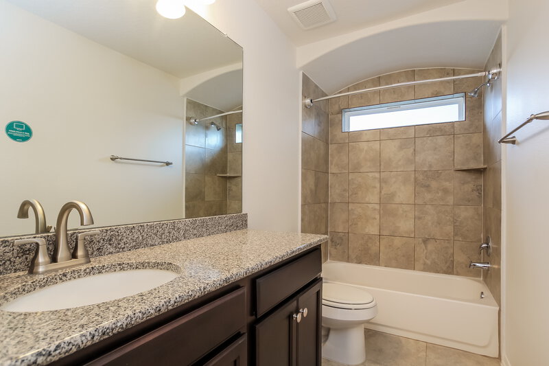 2,435/Mo, 4218 Leafy Bough Ct Humble, TX 77346 Bathroom View