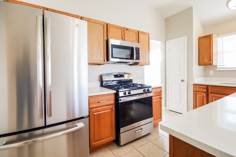 2,010/Mo, 14534 County Cress Dr Houston, TX 77047 Kitchen View 2