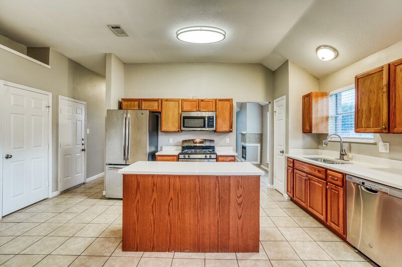 1,900/Mo, 14534 County Cress Dr Houston, TX 77047 Kitchen View 2