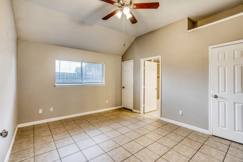 1,900/Mo, 14534 County Cress Dr Houston, TX 77047 Main Bedroom View