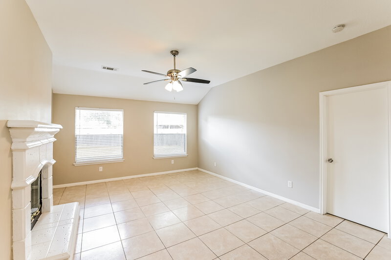 1,845/Mo, 6607 Mistflower Ln Katy, TX 77449 Living Room View