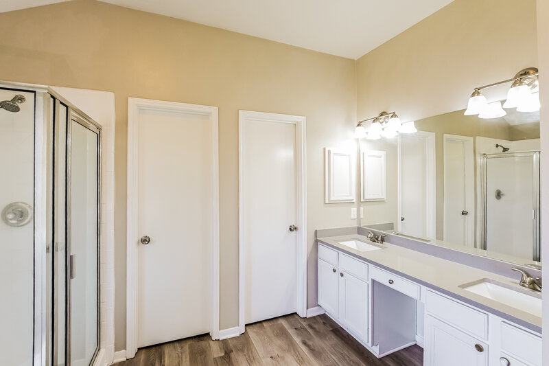 1,845/Mo, 6607 Mistflower Ln Katy, TX 77449 Main Bathroom View 2