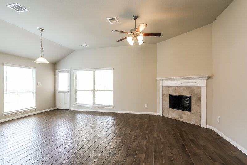 2,270/Mo, 3718 Breckenridge Dr Montgomery, TX 77356 Living Room View