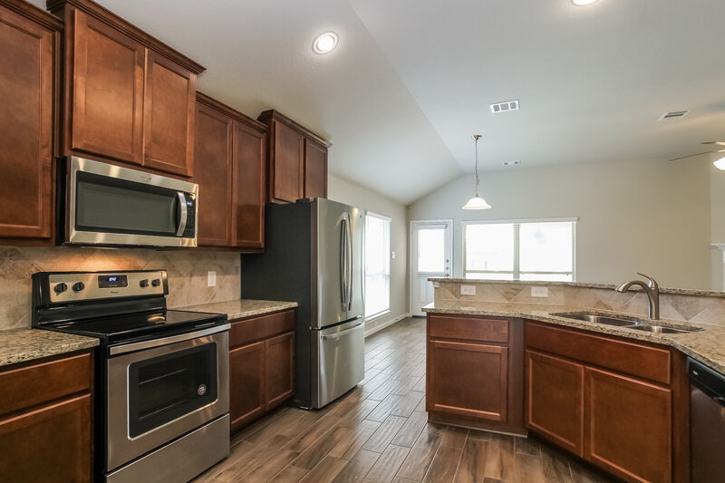 2,270/Mo, 3718 Breckenridge Dr Montgomery, TX 77356 Kitchen View