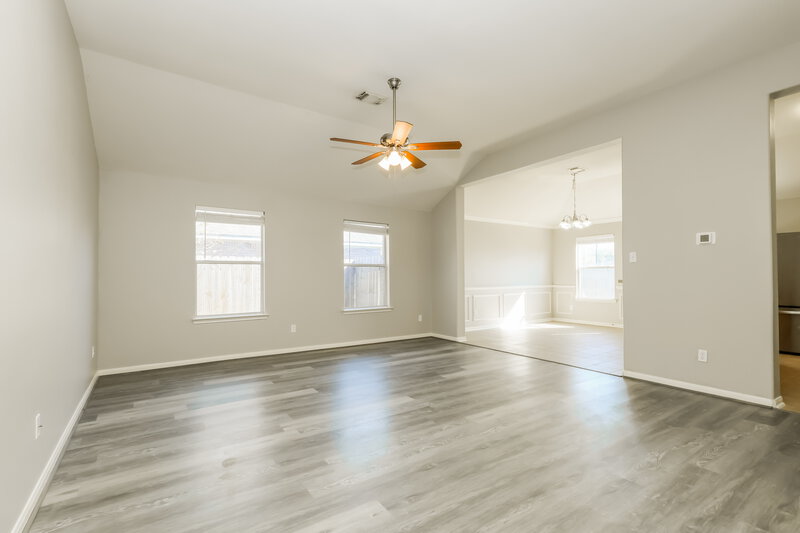 1,645/Mo, 11747 Elizabeth Ct Pinehurst, TX 77362 Living Room View