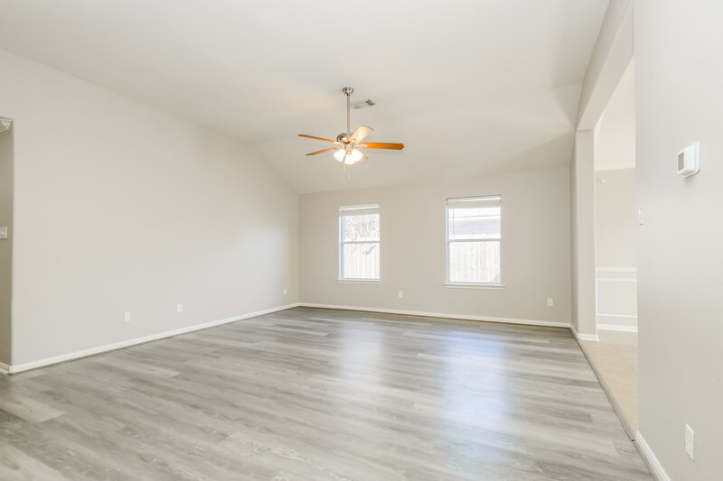 1,645/Mo, 11747 Elizabeth Ct Pinehurst, TX 77362 Living Room View 3