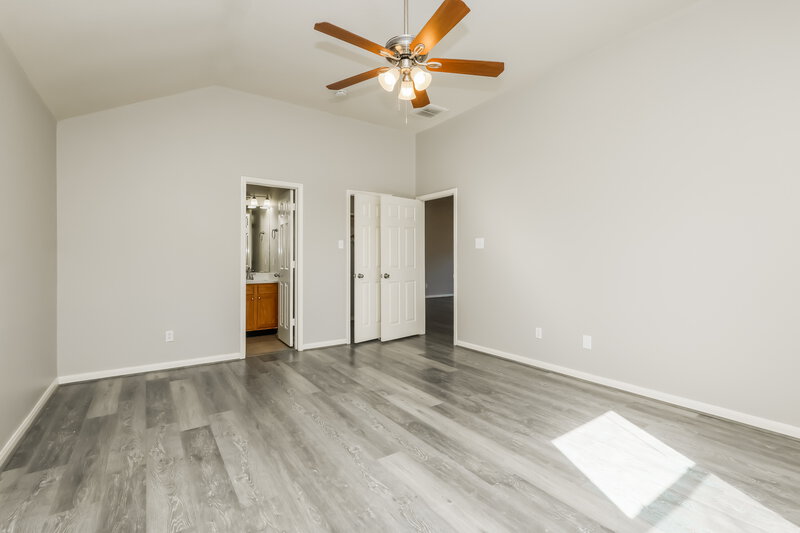 1,645/Mo, 11747 Elizabeth Ct Pinehurst, TX 77362 Main Bedroom View 2