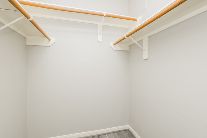 1,645/Mo, 11747 Elizabeth Ct Pinehurst, TX 77362 Walk In Closet View