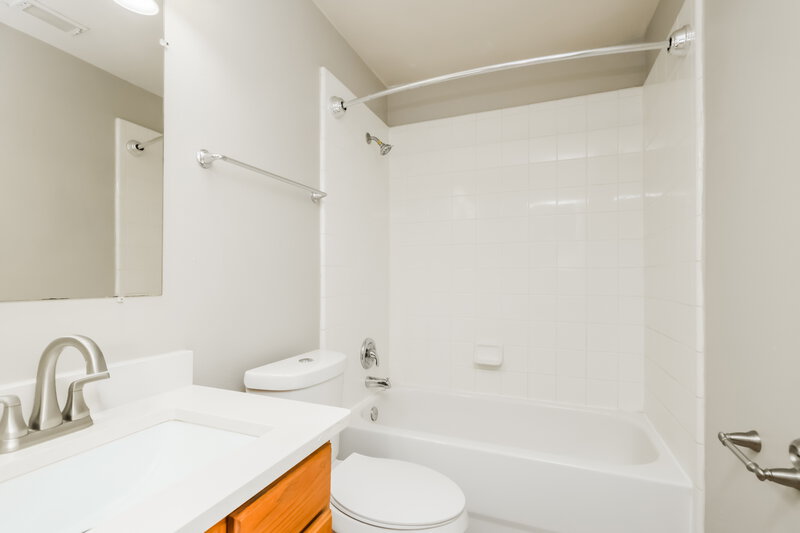 1,645/Mo, 11747 Elizabeth Ct Pinehurst, TX 77362 Bathroom View