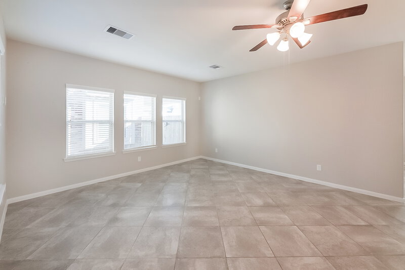 2,165/Mo, 5210 Gulf Stream Ln Bacliff, TX 77518 Living Room View