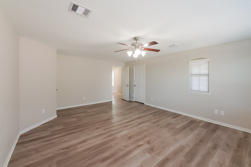 2,165/Mo, 5210 Gulf Stream Ln Bacliff, TX 77518 Main Bedroom View 2