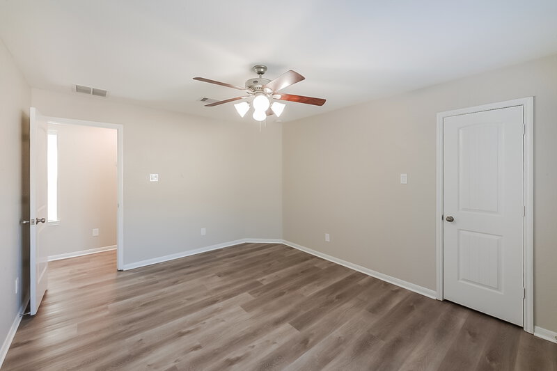 2,165/Mo, 5210 Gulf Stream Ln Bacliff, TX 77518 Bedroom View