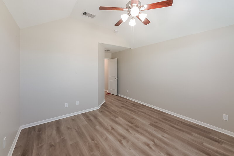 2,165/Mo, 5210 Gulf Stream Ln Bacliff, TX 77518 Bedroom View 2
